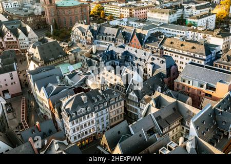 vue panoramique sur la nouvelle vieille ville de francfort au coucher du soleil Banque D'Images