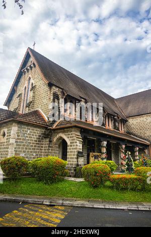 Sandakan, Malaisie - 06 janvier 2022 : Église Saint-Michel et tous les Anges, la plus ancienne église en pierre de Sabah, Bornéo.Partie du patrimoine de Sandakan tr Banque D'Images