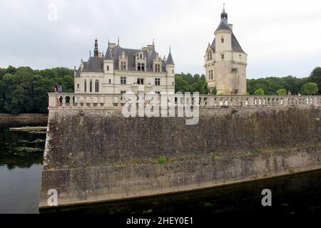 Château de Chenonceau, vue depuis les jardins et la gare maritime sur la rive nord du cher, Chenonceaux, Indre-et-Loire, France Banque D'Images