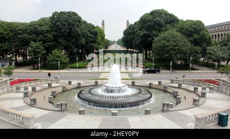 Soldiers Grove et la fontaine du complexe du capitole de l'État, vue de l'aile est, Harrisburg, PA, États-Unis Banque D'Images