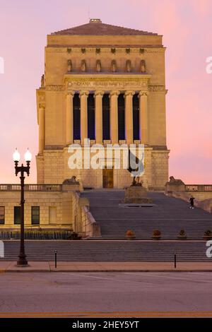 Indianapolis, Indiana, États-Unis - 19 octobre 2021 : le Mémorial de la guerre mondiale de l'Indiana Banque D'Images