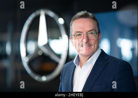 Sindelfingen, Allemagne.12th janvier 2022.Ergun Lümali, Président du Conseil des travaux généraux de Daimler AG et Mercedes-Benz AG, a photographié au Centre clients de l'usine Mercedes-Benz de Sindelfingen.Credit: Marijan Murat/dpa/Alamy Live News Banque D'Images