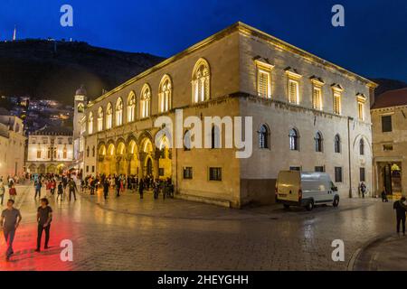 DUBROVNIK, CROATIE - 31 MAI 2019 : vue en soirée du Palais du Recteur dans la vieille ville de Dubrovnik, Croatie Banque D'Images