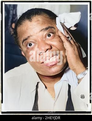 Louis Armstrong en 1953, portrait tête-et-épaules / Telegram mondial et photo du Soleil par Herman Hiller Banque D'Images