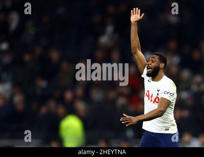 Londres, Angleterre, 12th janvier 2022.Japhet Tanganga de Tottenham pendant le match de la Carabao Cup au Tottenham Hotspur Stadium, Londres.Le crédit photo devrait se lire: David Klein / Sportimage Banque D'Images