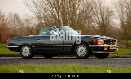 Cabriolet Mercedes-Benz 500 SL 1987 Banque D'Images