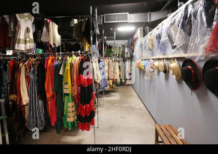 Cracovie.Cracovie.Pologne.Théâtre costume de storeroom derrière les coulisses. Banque D'Images