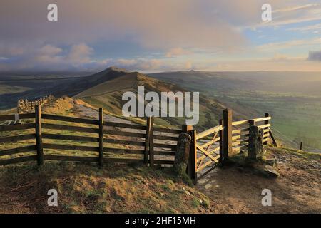 MAM Tor, dans la zone High Peak du parc national Peak District, Royaume-Uni Banque D'Images