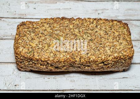 Préparer le pain pour les personnes intolérantes au gluten, assurez-vous d'utiliser de l'avoine sans gluten certifiée. Les enveloppes de graines de psyllium fournissent un liant Banque D'Images