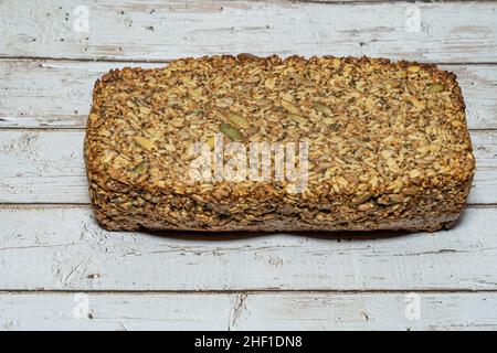 Préparer le pain pour les personnes intolérantes au gluten, assurez-vous d'utiliser de l'avoine sans gluten certifiée. Les enveloppes de graines de psyllium fournissent un liant Banque D'Images