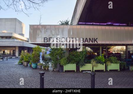 Londres, Royaume-Uni 13 janvier 2022. Vue extérieure de BFI Southbank. Crédit : Vuk Valcic / Alamy Live News Banque D'Images