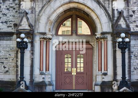 Nashville, Tennessee, États-Unis - 7 novembre 2021 : porte d'entrée latérale de la maison personnalisée dans le centre-ville de Nashville Banque D'Images