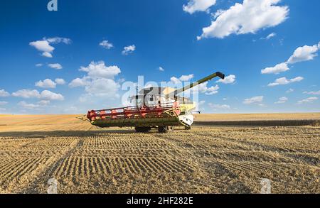 Dobrich, Bulgarie - 07 JUILLET 2019 : moissonneuse-batteuse Claas Lexion 660 exposée au salon annuel des agriculteurs de Nairn, le 08 juillet 2016 à Dobrich, Bulagri Banque D'Images