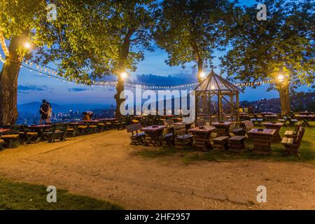 SARAJEVO, BOSNIE-HERZÉGOVINE - 11 JUIN 2019 : point de vue de Zuta Tavija (Bastion jaune) à Sarajevo.Bosnie-Herzégovine Banque D'Images