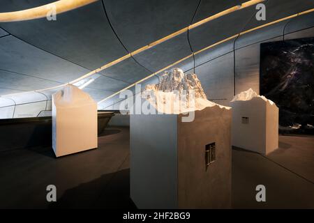 Musée de montagne de Messner Corones dans les Dolomites, Italie, pris en décembre 2021, post-traité en utilisant le bracketing d'exposition Banque D'Images