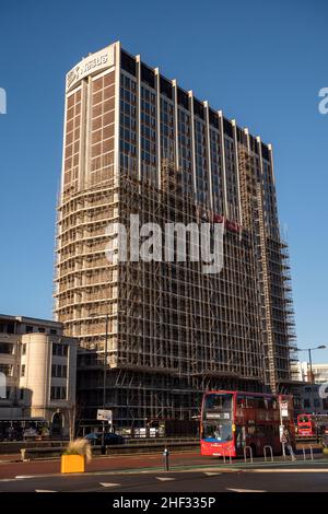 Bâtiment en cours de rénovation, Croydon, Surrey, Royaume-Uni Banque D'Images