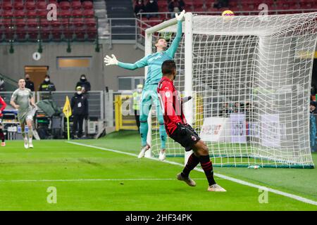 Milan, Italie.13th janvier 2022.Junior Messias pendant la série Un match de football entre AC Milan contre Gênes CFC le 13 janvier 2022 au stade Giuseppe Meazza à Milan, Italie pendant AC Milan contre Gênes CFC, football italien Coppa Italia match à Milan, Italie, janvier 13 2022 crédit: Agence de photo indépendante/Alay Live News Banque D'Images