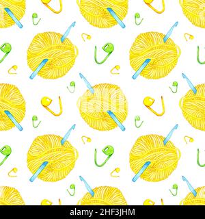 Aquarelle illustration d'un motif de crochet coincé dans un skein jaune et des marqueurs.Imprimé boule de laine sans couture pour le tricot.Points de crochet.JE Banque D'Images