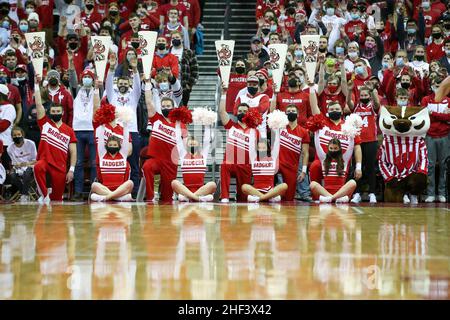 Madison, WI, États-Unis.13th janvier 2022.Les blaireaux du Wisconsin au cours du match NCAA Basketball entre les Buckees de l'État de l'Ohio et les blaireaux du Wisconsin au Kohl Center de Madison, WISCONSIN.Darren Lee/CSM/Alamy Live News Banque D'Images