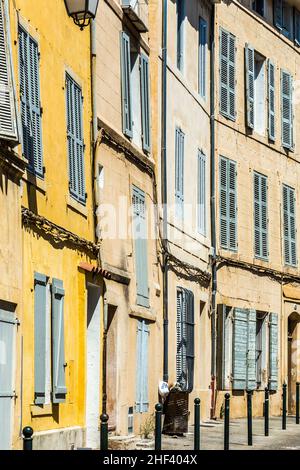 Ville typique de Provence Aix en Provence avec l'ancienne façade de maison Banque D'Images