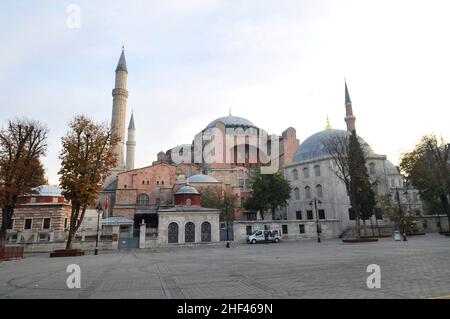 Aya Sofya est une ancienne église byzantine utilisée comme mosquée et musée aujourd'hui.Istanbul, Turquie. Banque D'Images