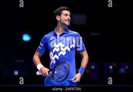 Photo du dossier datée du 21-11-2020 de Novak Djokovic.L’avenir de Novak Djokovic reste incertain à l’approche de l’Open d’Australie.Avec moins de 72 heures pour aller jusqu'à ce que le premier ballon soit frappé en colère au parc de Melbourne, il était encore difficile de savoir si le champion défenseur et la meilleure graine seraient en mesure de prendre part ou seraient déportés du pays.Date de publication : vendredi 14 janvier 2022. Banque D'Images