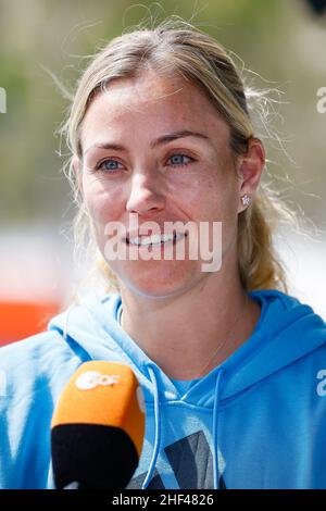 Melbourne, Australie, 14th janvier 2022.Angelique Curber, d'Allemagne, parle aux médias avant le début du tournoi de tennis Open Grand Chelem à Melbourne, en Australie.Frank Molter/Alamy Actualités en direct Banque D'Images