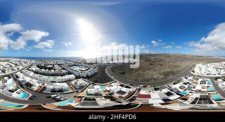 Vue panoramique à 360° de 360 degrés sphère panoramique photo aérienne prise dans la belle Lanzarote en Espagne une des îles Canaries.