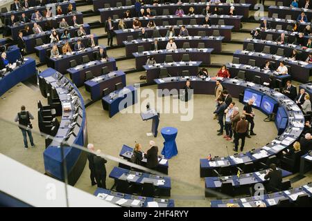 Strasbourg, France - 18 décembre 2019 : hémicycle du Parlement européen avec des photographes et vidéastes des médias attendant le début de la session plénière Banque D'Images