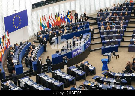 Strasbourg, France - 18 décembre 2019 : Discours du président du Parlement européen David Sassoli lors du prix Sesion Sakharov de la plétharry : la fille du lauréat Ilham Tohti reçoit le prix en son nom Banque D'Images