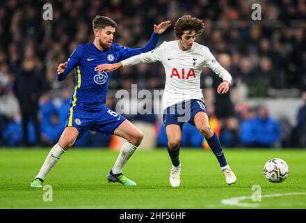 Londres, Royaume-Uni.12th janvier 2022.12 janvier - Tottenham Hotspur v Chelsea - Carabao Cup - demi-finale - deuxième étape - Tottenham Hotspur Stadium.Jorginho et Bryan Gil lors de la demi-finale de la Carabao Cup, deuxième match de la jambe au Tottenham Hotspur Stadium, Londres.Crédit photo : crédit: Mark pain/Alamy Live News Banque D'Images