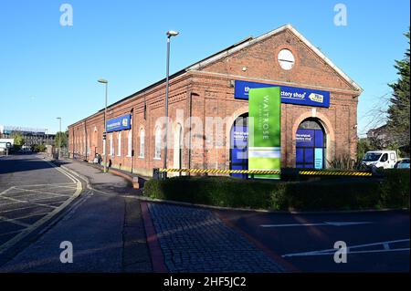 Le hangar de moteur Horley qui est maintenant un atelier d'usine. Banque D'Images