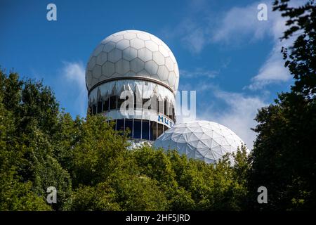 Berlin, Allemagne.L'ancienne gare d'écoute de la NSA à Teufelsberg, à Berlin-Ouest, où toutes les communications de la Russie, de l'Union soviétique et d'autres pays du Pacte de Varsovie ont été surveillées et envoyées à Londres, au Royaume-Uni et aux États-Unis pour analyse. Banque D'Images