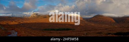 Panorama des montagnes du nord du Sutherland, Highland Écosse Banque D'Images