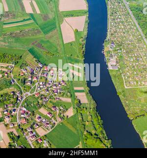 Antenne de paysage avec rivière près de Cracovie Banque D'Images