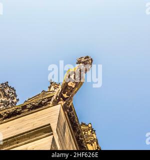 sculpture de gargouille laid au dôme de cologne Banque D'Images