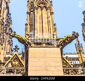 sculpture de gargouille laid au dôme de cologne Banque D'Images