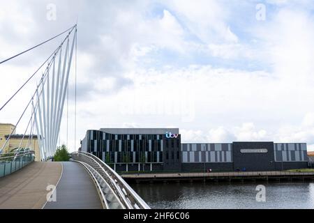 Salford, Royaume-Uni - 23rd septembre 2019 : la rue du couronnement est située à MediaCityUK sur le quartier de Saldord Quays, près du centre-ville de Manchester.Le célèbre savon britannique est filmé Banque D'Images