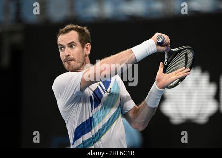 14th janvier 2022 : Ken Rosewall Arena, parc olympique de Sydney, Sydney, Australie ; Sydney tennis Classic,Demi-finale du jour 6 : Andy Murray, de Grande-Bretagne, se prépare à frapper une tranche de revers à Reilly Opelka, des États-Unis Banque D'Images
