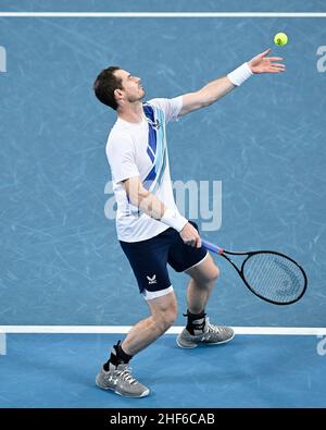 14th janvier 2022 : Ken Rosewall Arena, parc olympique de Sydney, Sydney, Australie ; Sydney tennis Classic,Demi-finale du jour 6 : Andy Murray, de Grande-Bretagne, sert à Reilly Opelka, des États-Unis Banque D'Images