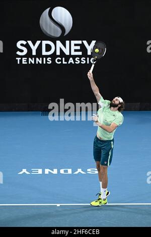 14th janvier 2022 : Ken Rosewall Arena, parc olympique de Sydney, Sydney, Australie ; Sydney tennis Classic,Jour 6 demi-finale: Reilly Opelka des Etats-Unis sert à Andy Murray de Grande-Bretagne Banque D'Images