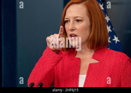 Washington DC, États-Unis.14th janvier 2022.Le secrétaire de presse Jen Psaki fait un point de presse dans la salle de presse James Brady de la Maison Blanche à Washington, DC, le vendredi 14 janvier 2022.Photo de Ken Cedeno/Pool/ABACAPRESS.COM crédit: Abaca Press/Alay Live News Banque D'Images