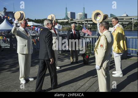 SECNAV honorée lors de la semaine de la flotte 106th du Festival annuel de la Rose 150605 Banque D'Images