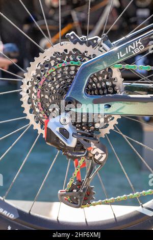 E-bike, vélo électrique, chaîne, boîte à pignons, changement de vitesse et chaîne Banque D'Images