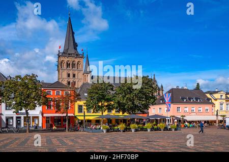 Place du marché et cathédrale de Xanten, Xanten, Basse-Rhin, Rhénanie-du-Nord-Westphalie, Allemagne Banque D'Images