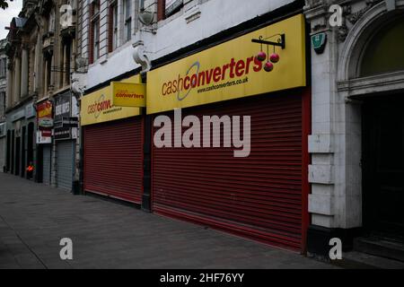 Le frêne convertit l'avant de l'atelier de pawnbroker. Cash Converters International Limited est une société australienne de courtage de détail qui fournit également des prêts sur salaire Banque D'Images