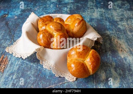 Petits pains faits maison sortis du four Banque D'Images