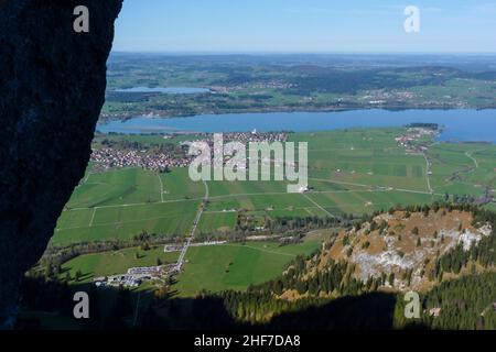 Allemagne, Bavière, Swabia, Allgäu, Ostallgäu,Füssen, vue de Tegelberg à Schwangau, Forggen et Bannwaldsee Banque D'Images