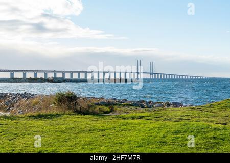 Suède, Malmo, Sibbarb Strand, pont d'Oresund Banque D'Images