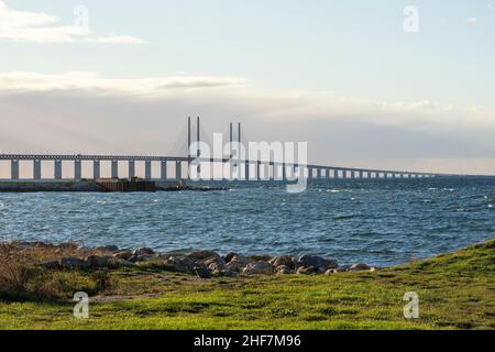 Suède, Malmo, Sibbarb Strand, pont d'Oresund Banque D'Images